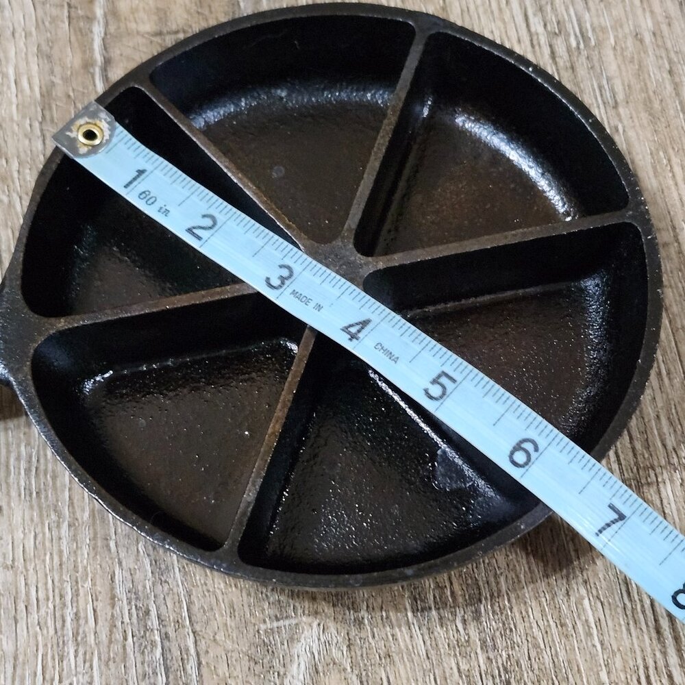6.5 inch cornbread 6cbs cast iron skillet 6 sectional - Picture 6 of 10